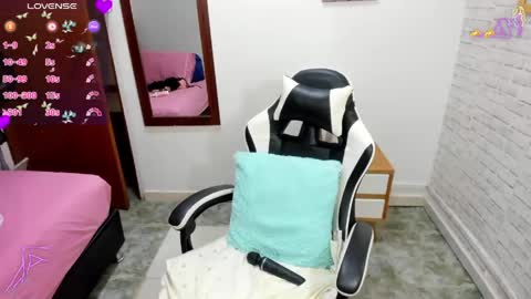 Snapshot of salome_rojas_ chatting on June 5, 2026, 7:30 pm Salome online show from June 5, 2026, 7:30 pm