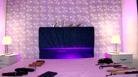 salome_simonz online show from May 15, 2026, 7:43 pm