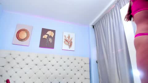 Snapshot of salomee_foxx_ chatting on February 14, 2025, 9:53 pm Salome online show from February 14, 2025, 9:53 pm