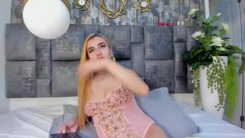 Salome Larzon online show from April 22, 2026, 10:06 am