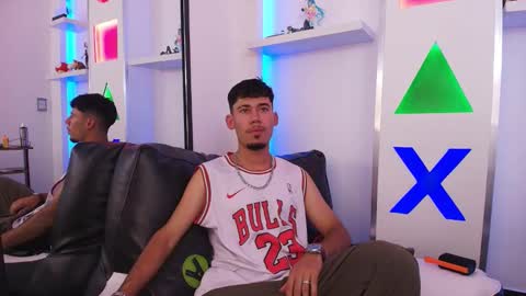 Salomon online show from March 18, 2026, 9:40 pm