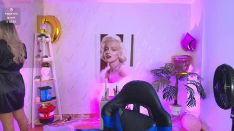 Snapshot of saloomee__ chatting on October 9, 2025, 11:08 am SALOME online show from October 9, 2025, 11:08 am