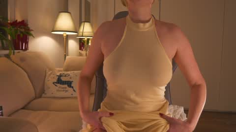 IsaBella-  online show from January 1, 2025, 8:58 pm