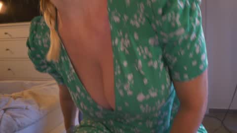 IsaBella-  online show from October 10, 2025, 12:04 pm