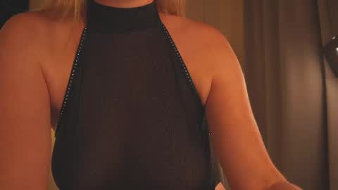 Snapshot of saltedhoney chatting on May 16, 2026, 8:18 pm IsaBella- online show from May 16, 2026, 8:18 pm