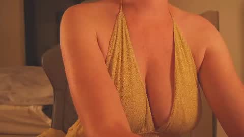 Snapshot of saltedhoney chatting on July 4, 2026, 8:04 pm IsaBella- online show from July 4, 2026, 8:04 pm