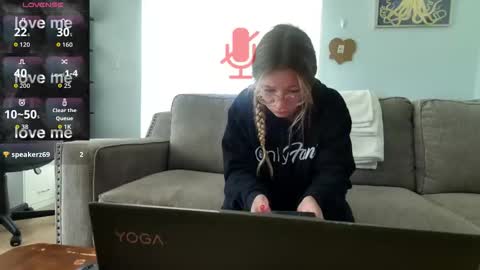 Snapshot of saltycaptain69_hatgirl69 chatting on October 15, 2025, 1:44 pm Salty Captain 69 Hat Girl 69 online show from October 15, 2025, 1:44 pm