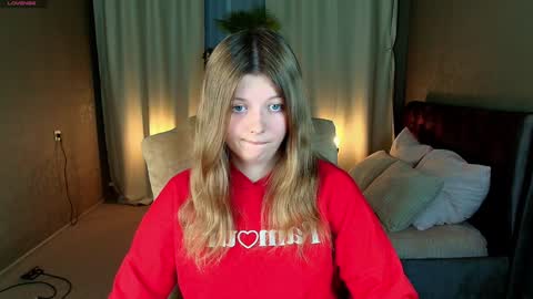 Snapshot of salut_love chatting on December 3, 2024, 3:44 pm Ruby online show from December 3, 2024, 3:44 pm