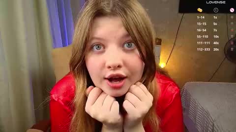 Snapshot of salut_love chatting on October 16, 2025, 3:35 pm Ruby online show from October 16, 2025, 3:35 pm