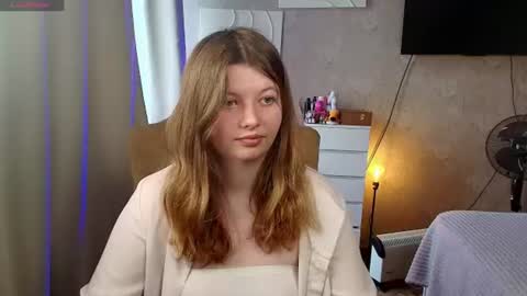 Snapshot of salut_love chatting on June 13, 2026, 12:47 pm Ruby online show from June 13, 2026, 12:47 pm