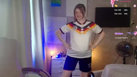 Snapshot of salut_love chatting on June 27, 2026, 10:42 am Ruby online show from June 27, 2026, 10:42 am