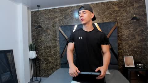 Snapshot of salvatore_damore chatting on January 9, 2025, 11:25 am SALVATORE online show from January 9, 2025, 11:25 am