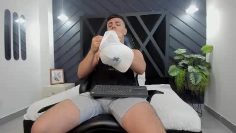 Snapshot of salvatore_damore chatting on February 10, 2025, 5:41 pm SALVATORE online show from February 10, 2025, 5:41 pm