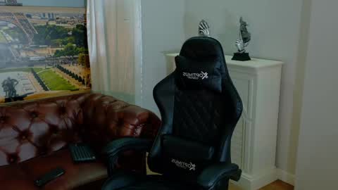 Snapshot of salvatore_damore chatting on May 17, 2026, 2:57 pm SALVATORE online show from May 17, 2026, 2:57 pm