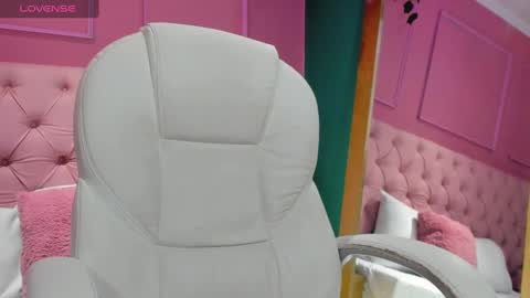 salvatore  online show from January 10, 2025, 4:33 am