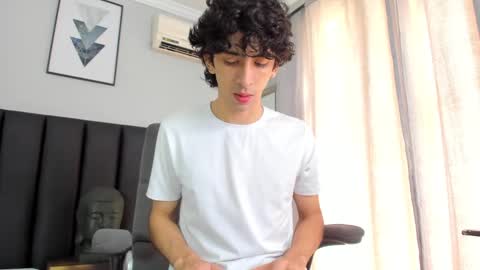 salvatore  online show from February 25, 2025, 1:39 pm