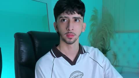 salvatore  online show from September 18, 2025, 9:06 pm