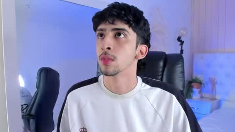 salvatore  online show from October 14, 2025, 8:53 pm