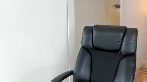 salvatore  online show from October 15, 2025, 8:53 pm