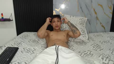 Snapshot of sam_and_mike chatting on February 15, 2025, 2:47 am sammmikee online show from February 15, 2025, 2:47 am