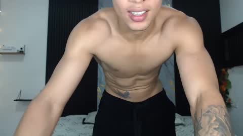 Snapshot of sam_and_mike chatting on February 22, 2025, 1:33 am sammmikee online show from February 22, 2025, 1:33 am