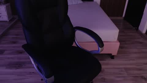 SAM MANSON online show from October 6, 2025, 6:38 pm