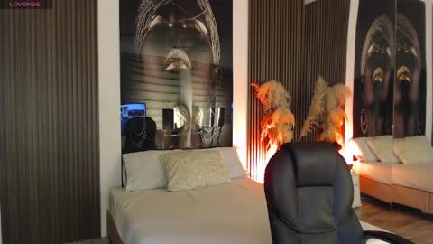 SAM MANSON online show from April 22, 2026, 12:18 pm