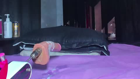 Snapshot of sam_naughty18 chatting on June 14, 2026, 2:24 am sam_naughty18 online show from June 14, 2026, 2:24 am
