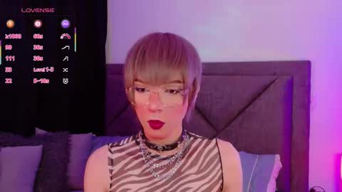 Snapshot of sam_russo chatting on October 20, 2025, 8:37 am Sam online show from October 20, 2025, 8:37 am