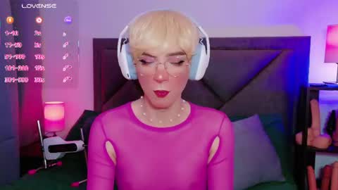 Sam online show from June 18, 2026, 3:18 am