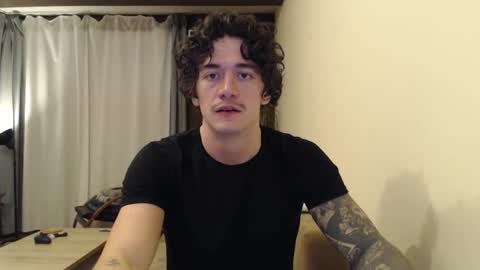 Snapshot of sam_winchest chatting on February 19, 2025, 12:35 am Sam online show from February 19, 2025, 12:35 am