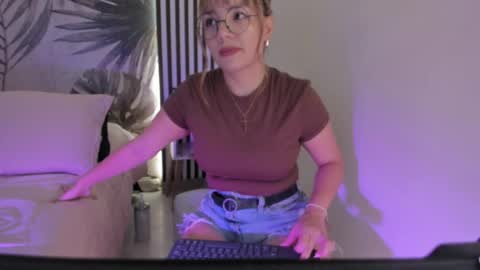 Snapshot of samaantha_white_ chatting on May 1, 2026, 11:26 am Samaantha online show from May 1, 2026, 11:26 am