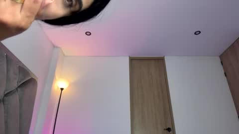 samaay_ online show from June 12, 2026, 3:27 am