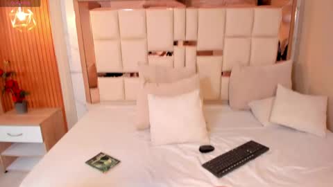 samantha   online show from May 1, 2026, 5:12 am
