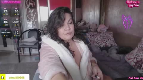 Snapshot of samanta_shy chatting on October 28, 2025, 10:52 am Marry online show from October 28, 2025, 10:52 am