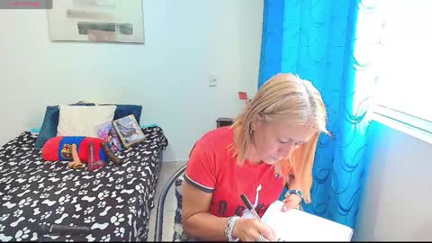 Snapshot of samanta_stone69 chatting on January 27, 2025, 7:13 pm Samanta Stone online show from January 27, 2025, 7:13 pm