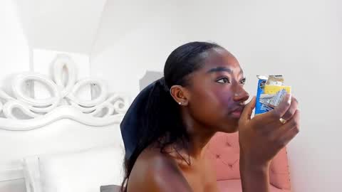 Snapshot of samantamarquez chatting on February 17, 2025, 10:36 pm Samanta online show from February 17, 2025, 10:36 pm