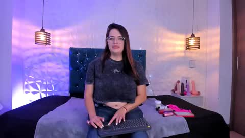 samantha_foxyy online show from March 16, 2026, 10:52 am