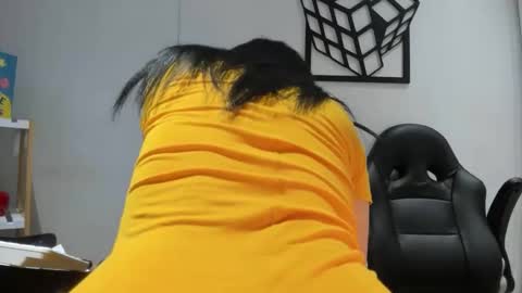Snapshot of samantha_larusso_ chatting on May 18, 2026, 11:32 pm Andy online show from May 18, 2026, 11:32 pm