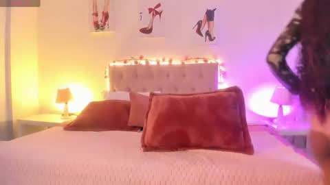 Samantha online show from June 10, 2026, 8:30 pm