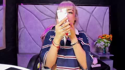 Samantha Smitth online show from May 2, 2026, 4:06 am