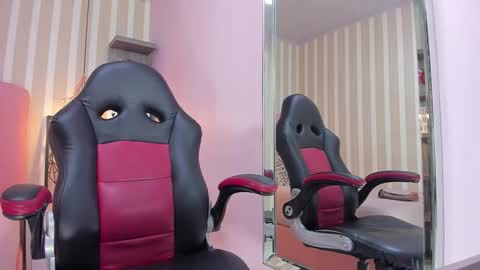 Snapshot of samanthabenet chatting on October 23, 2025, 7:45 pm online show from October 23, 2025, 7:45 pm