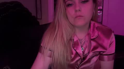 samanthafever online show from May 14, 2026, 11:06 am