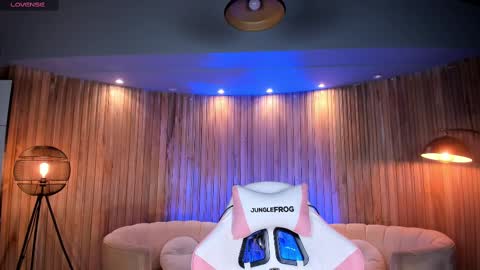 Samantha Klein online show from February 19, 2025, 3:39 am