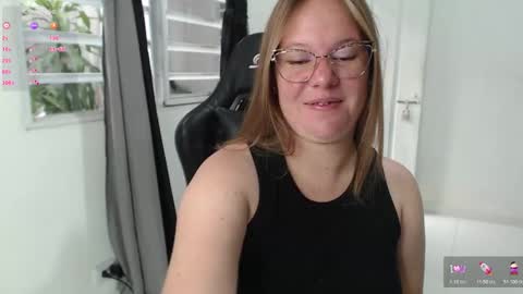 Snapshot of samanthaleon chatting on December 19, 2025, 9:00 pm Samantha samy online show from December 19, 2025, 9:00 pm