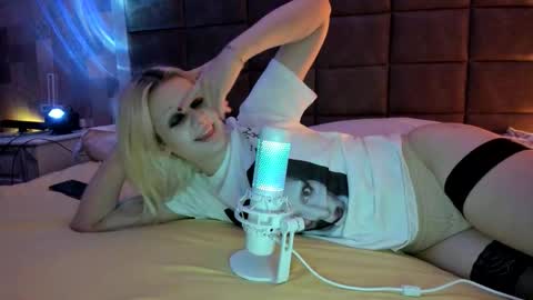 Snapshot of samanthamiasnik1 chatting on October 25, 2025, 12:29 am Samantha online show from October 25, 2025, 12:29 am