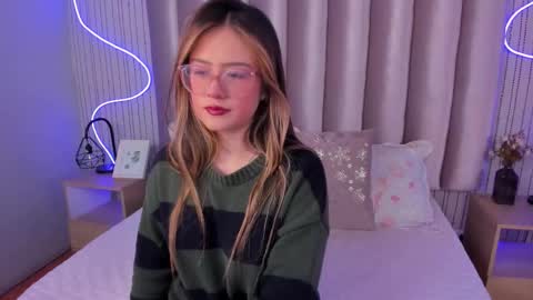 Alejandra  online show from October 9, 2025, 11:52 am