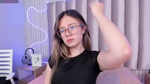 Alejandra  online show from February 4, 2026, 11:05 am