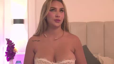 Snapshot of samanthavegga chatting on July 14, 2026, 7:19 pm Samantha Vega online show from July 14, 2026, 7:19 pm