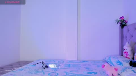 Samara is my name a pleasure delighted that you are here leave your thumb up it is important to me online show from April 9, 2026, 3:50 am